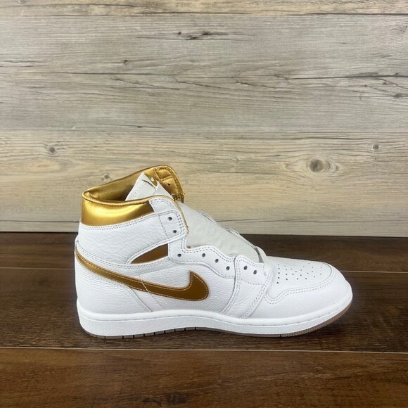 Air Jordan 1 Retro High OG Metallic Gold Womens Size 9.5 White FD2596 107 - Picture 6 of 10